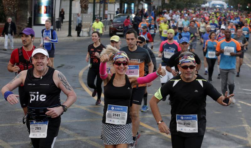 Unos 5.000 corredores participan en la novena edición de esta competición que este año tiene como novedad una prueba de 21 kilómetros