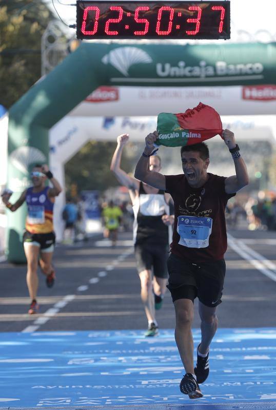 Unos 5.000 corredores participan en la novena edición de esta competición que este año tiene como novedad una prueba de 21 kilómetros