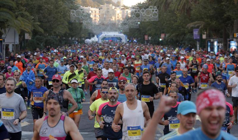 Unos 5.000 corredores participan en la novena edición de esta competición que este año tiene como novedad una prueba de 21 kilómetros