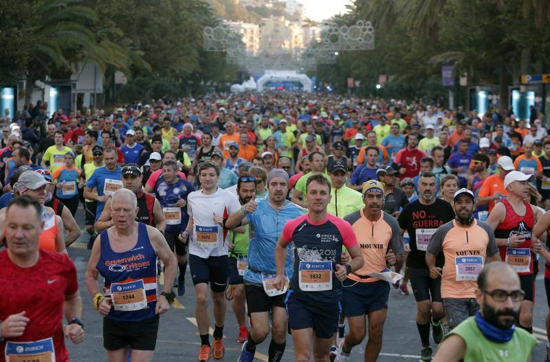 Unos 5.000 corredores participan en la novena edición de esta competición que este año tiene como novedad una prueba de 21 kilómetros