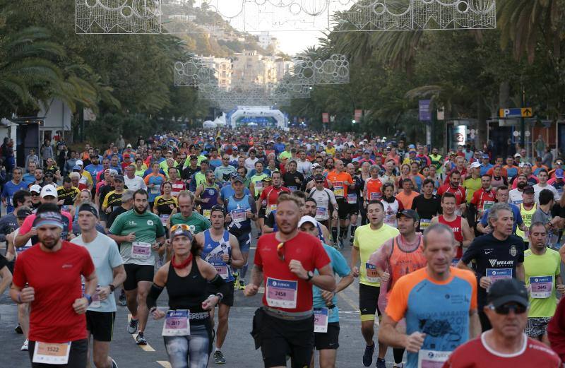 Unos 5.000 corredores participan en la novena edición de esta competición que este año tiene como novedad una prueba de 21 kilómetros