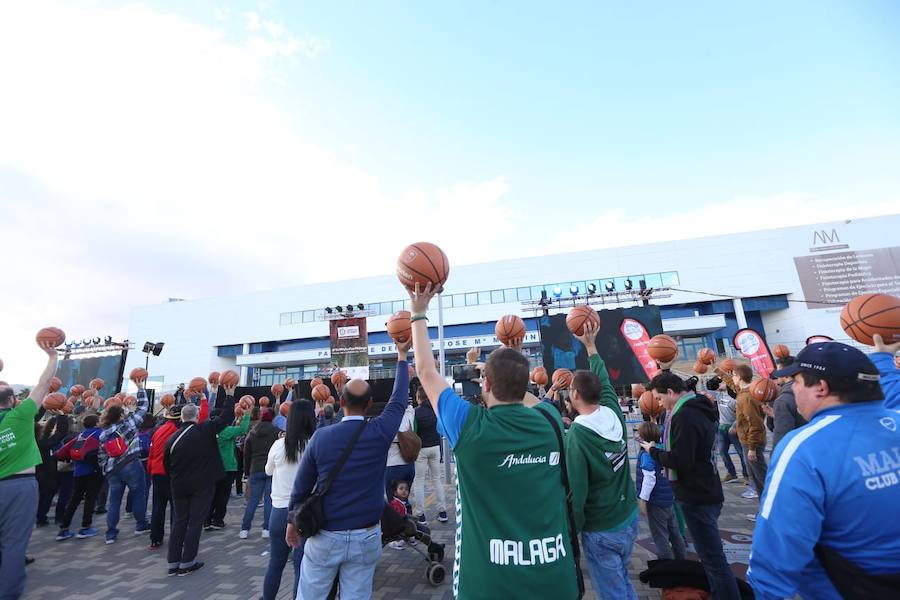 Las cuentas oficiales se quedaban en 6.558 personas botando el balón a la vez durante cinco minutos junto al Palacio de los Deportes José María Martín Carpena.