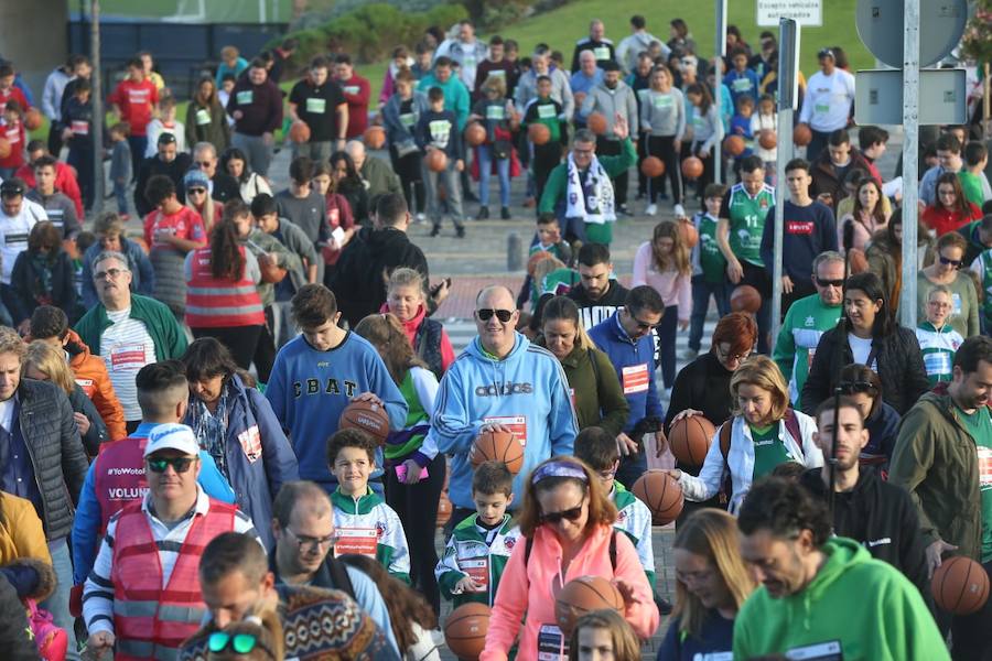 Las cuentas oficiales se quedaban en 6.558 personas botando el balón a la vez durante cinco minutos junto al Palacio de los Deportes José María Martín Carpena.
