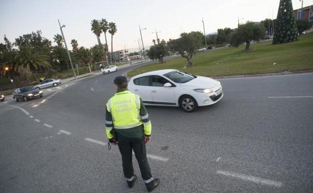 Rontonda de acceso al PTA con tráfico fluido.