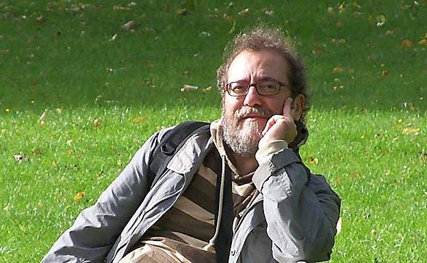 El escritor y exparlamentario Chesús Yuste.