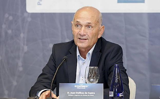 El científico y cazador Juan Delibes, en un foro. 