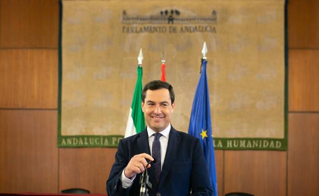 El líder del PP-A, Juanma Moreno, ayer durante su comparecencia en Sevilla tras la reunión que mantuvo con Ciudadanos. 