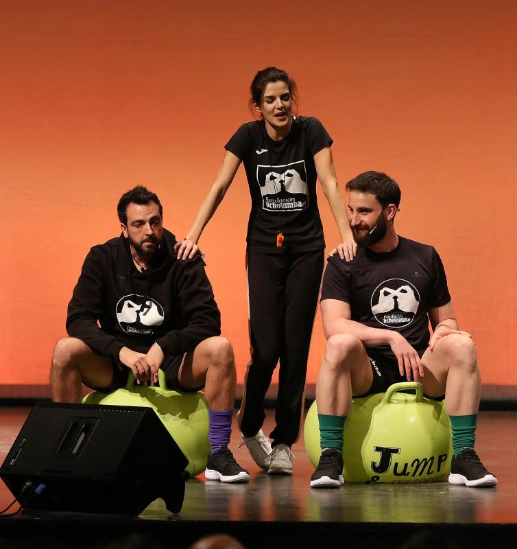 Las imágenes de 'Todos los caminos', obra que acoge el Teatro Cervantes hasta este sábado