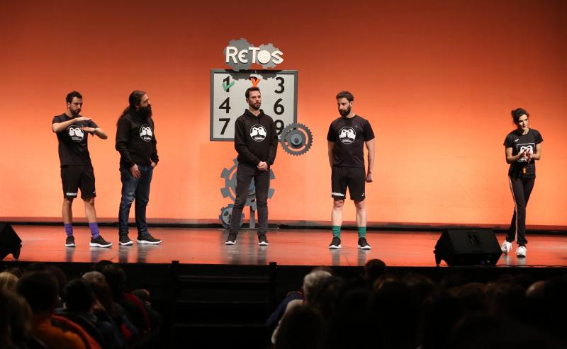 Las imágenes de 'Todos los caminos', obra que acoge el Teatro Cervantes hasta este sábado