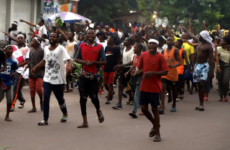 Horas antes del anuncio de la victoria del opositor Félix Tshisekedi, grupos de activistas animaron a tomar las calles ante el temor de una falta de «verdad» en las urnas