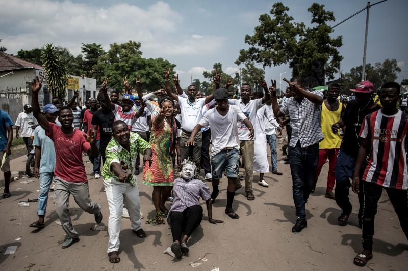 Horas antes del anuncio de la victoria del opositor Félix Tshisekedi, grupos de activistas animaron a tomar las calles ante el temor de una falta de «verdad» en las urnas