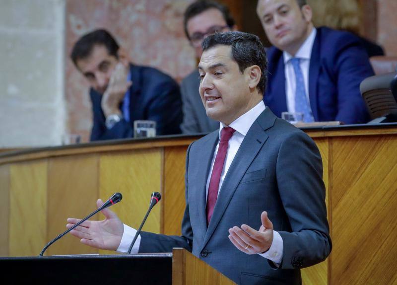 El dirigente popular obtiene mayoría absoluta en la votación en el Parlamento 