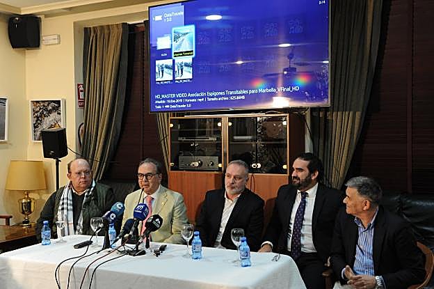 Un momento de la rueda de prensa ofrecida con motivo de la presentación del vídeo en la Sociedad Cultural y Recreativa Casino de Marbella. :: J.-L.