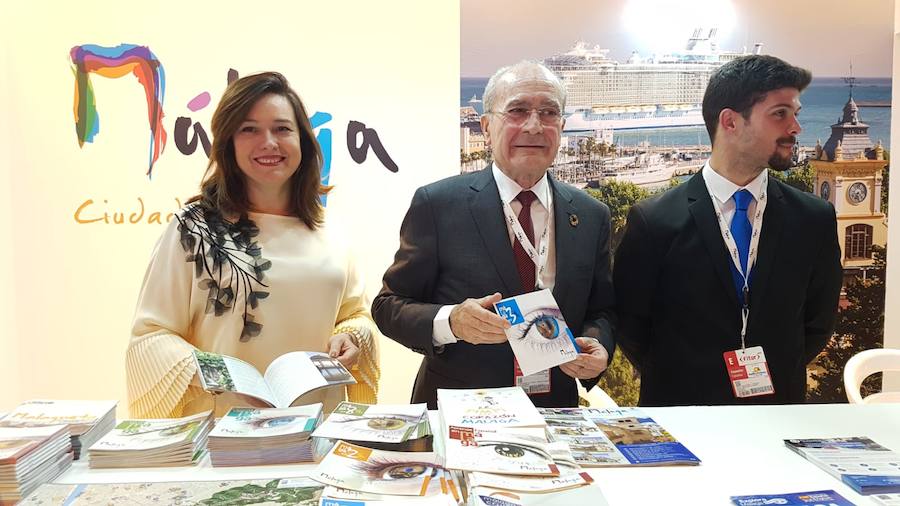 El público, protagonista en la recta final de la feria de turismo después de tres días dedicada al sector profesional