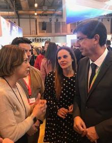 Imagen secundaria 2 - Jacobo Florido, Francisco de la Torre, Juanma Moreno, Carolina España, Ángeles Muñoz y María del Mar Martín Rojo. Juanma Moreno, en el metro. Juan Marín conversa con la alcaldesa de Córdoba. 