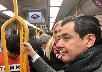 Imagen secundaria 1 - Jacobo Florido, Francisco de la Torre, Juanma Moreno, Carolina España, Ángeles Muñoz y María del Mar Martín Rojo. Juanma Moreno, en el metro. Juan Marín conversa con la alcaldesa de Córdoba. 