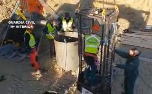 Vídeo: Así fueron las comprobaciones previas al descenso de los mineros por el pozo paralelo al de Julen