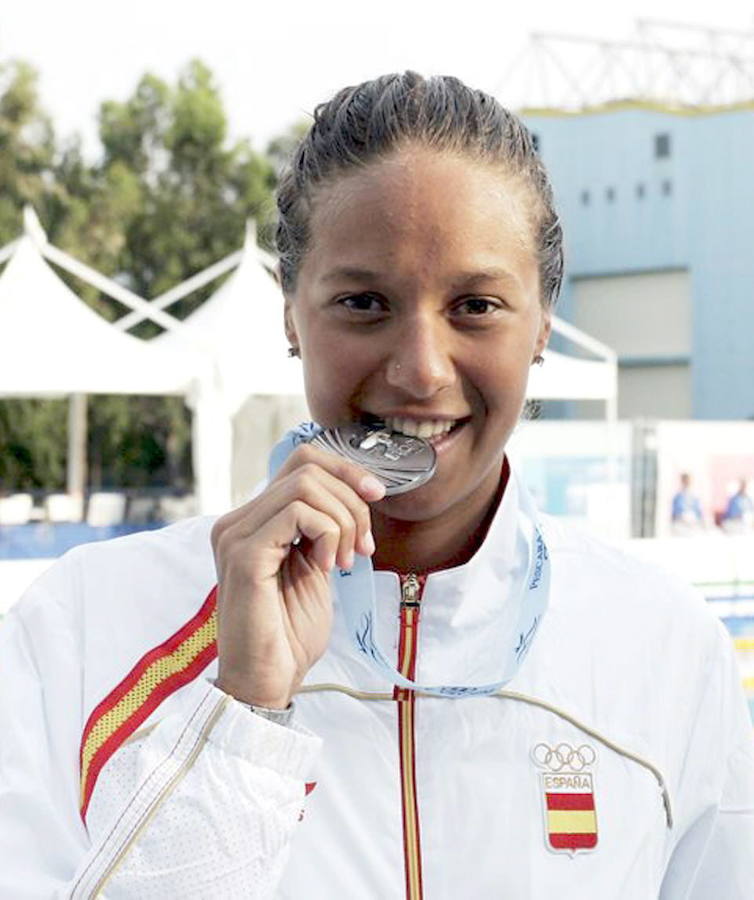 2009. En los Juegos Mediterráneos de Pescara ganó sus primeras medallas internacionales, en Pescara (Italia)
