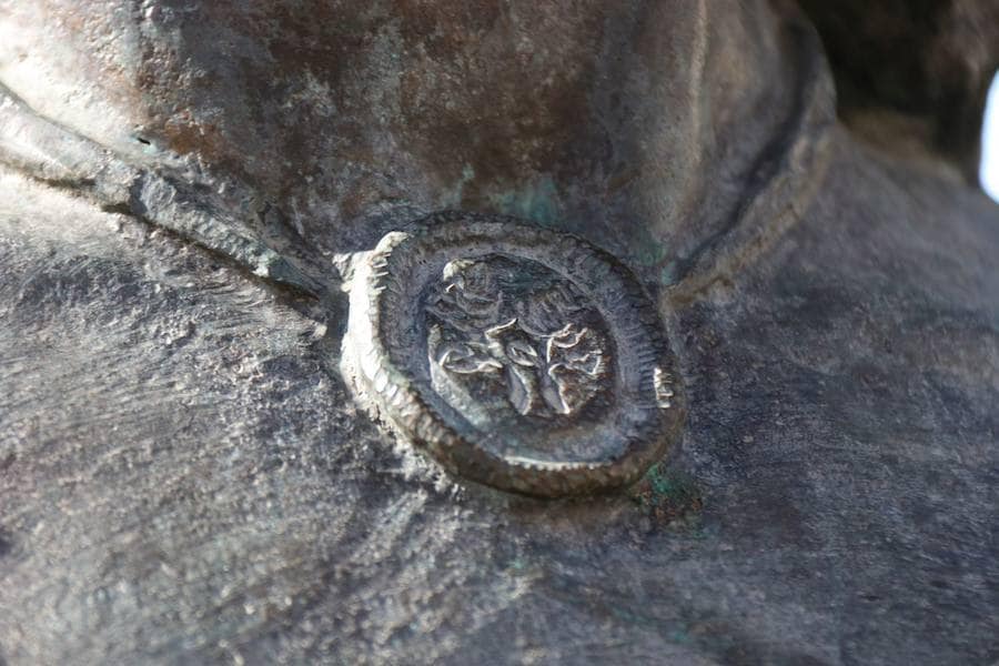 Este parque, con un jardín de estilo árabe o mediterráneo, monumentos y gran variedad botánica, evoca recuerdos de la niñez de los habitantes rondeños