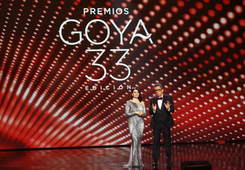 Las mejores imágenes de la alfombra roja y ceremonia de los premios de la Academia española de Cine en Sevilla. La 33ª edición de los premios Goya al cine español.