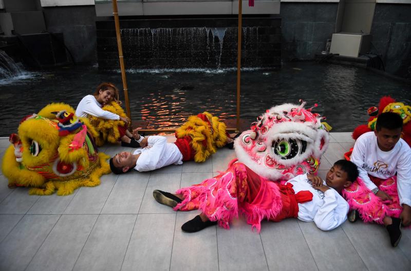 Las celebraciones y pasacalles inundaron las calles de diversos lugares de Asia, como Birmania, Tailandia o la misma China