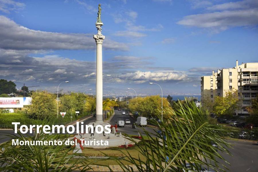 Un rinoceronte, una familia de elefantes, una pirámide, estructuras metálicas de lo más diverso y hasta un homenaje al Seat 600. Estas son algunas de las rotondas más singulares y extravagantes que pueden encontrarse en la provincia de Málaga