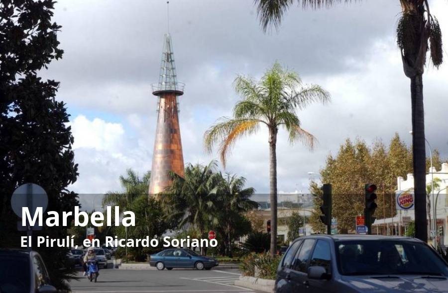 Un rinoceronte, una familia de elefantes, una pirámide, estructuras metálicas de lo más diverso y hasta un homenaje al Seat 600. Estas son algunas de las rotondas más singulares y extravagantes que pueden encontrarse en la provincia de Málaga