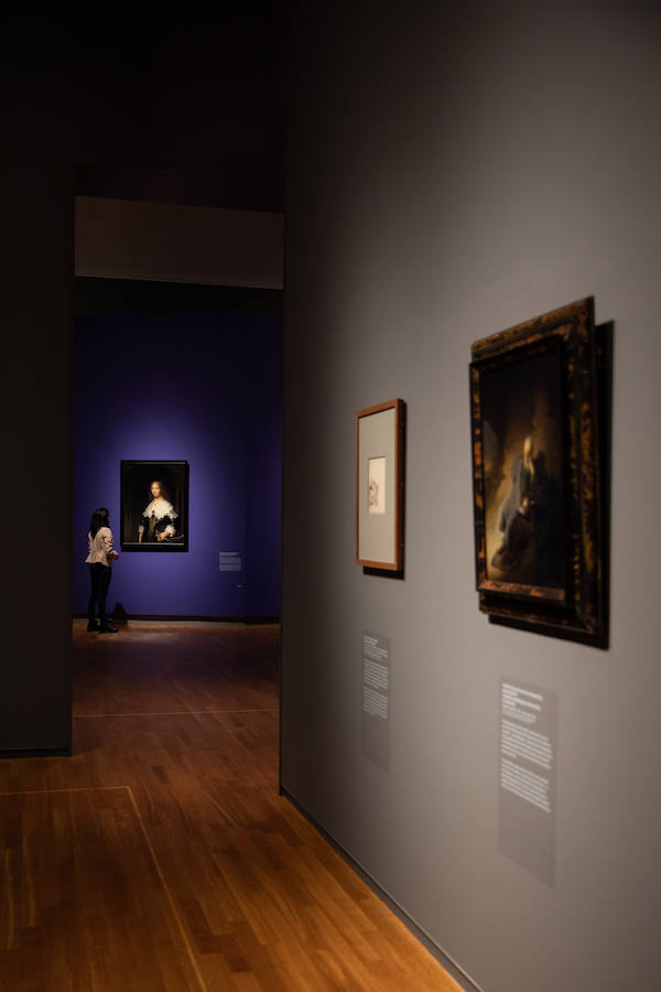 Holanda celebra el genio rebelde de Rembrandt. El Rijksmusem muestra completa su fabulosa colección del innovador y herético 'maestro de la luz' junto a otros museos del país.