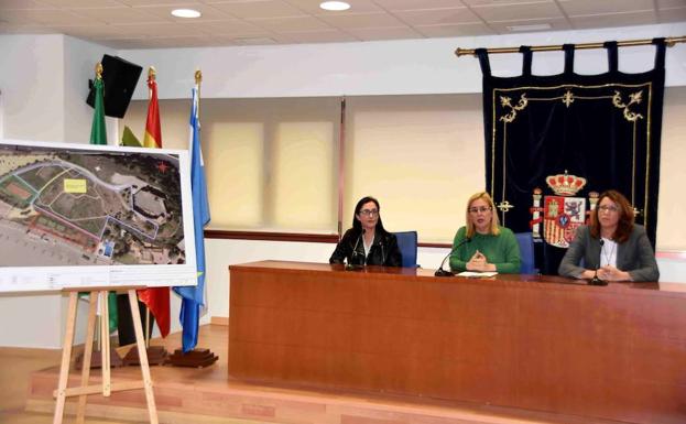 Mula presentó ayer la iniciativa junto a sus responsables en el Ayuntamiento de Fuengirola.