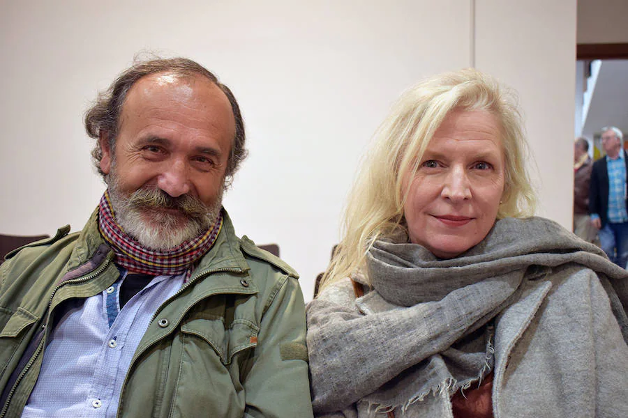 Javier Rodríguez y Margarita Kandis durante la cita mensual con la cultura en el Museo del Vino.