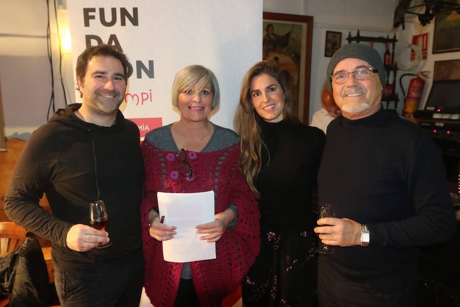Los Lunares de El Pimpi dedican su tarde al teatro. En la foto, Aurelio Puente, Ingrid Monis, Rosa Castro y Jesús García.