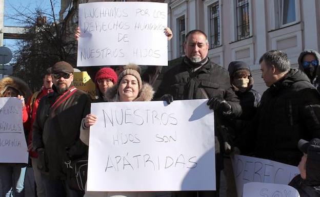 Concentración frente al Consulado de España en Kiev. 