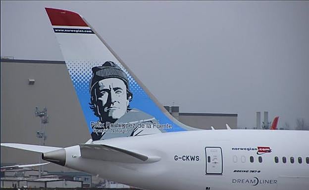 La imagen de Rodríguez de la Fuente en uno de los aviones de Norwegian. 