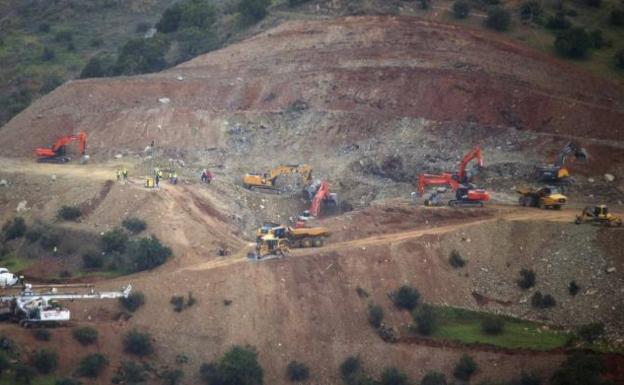 Imagen de archivo de miembros del operativo de rescate trabajando en la zona. 