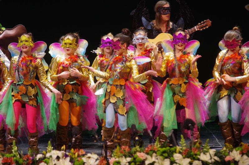 Comparsa infantil 'Las reinas del bosque' en la tercera semifinal del Carnaval de Málaga 2019.