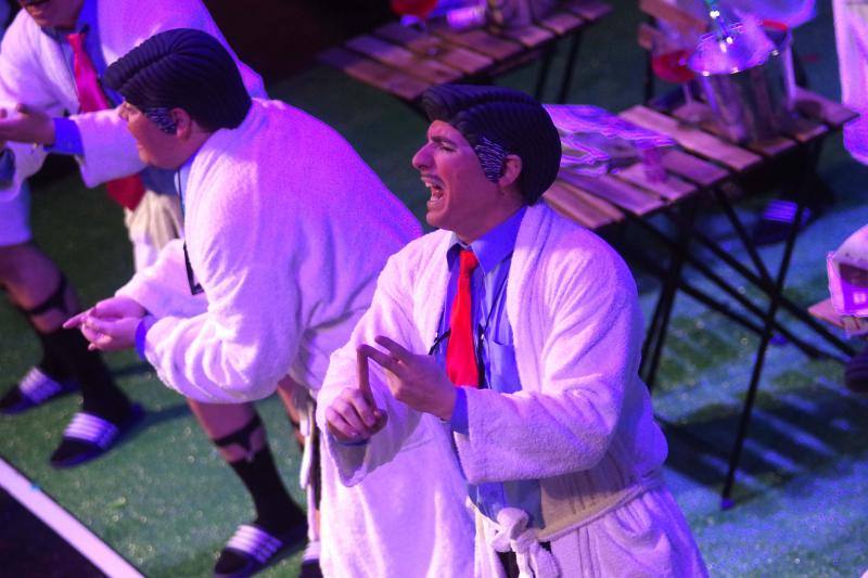 Murga 'Los másters al sol' en la cuarta semifinal del concurso de canto del Carnaval de Málaga 2019. 