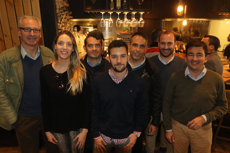 José María Fernández, Isabel París, Fernando Pastor, Javier García, Cayetano Martín, Jesús Verá y Luis Tudela en el primer aniversario de Palocortado.