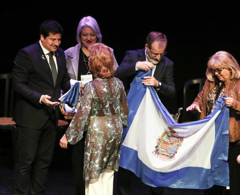 Actuaciones de pandas de verdiales y de copla española en el acto organizado por la Federación de Peñas La Alcazaba