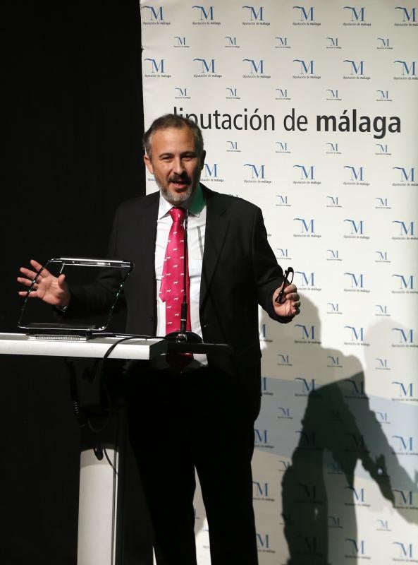 Actuaciones de pandas de verdiales y de copla española en el acto organizado por la Federación de Peñas La Alcazaba