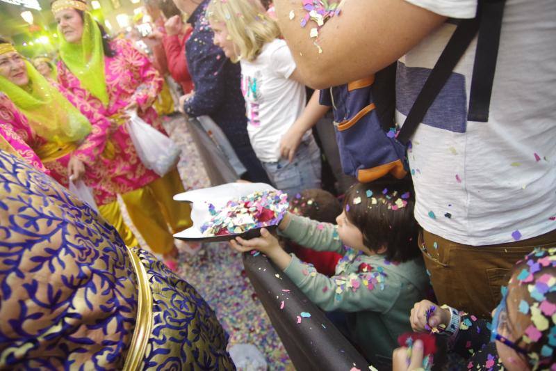 El Centro acoge el pasacalles de los Dioses, la Batalla de las Flores y #yomedisfrazo 