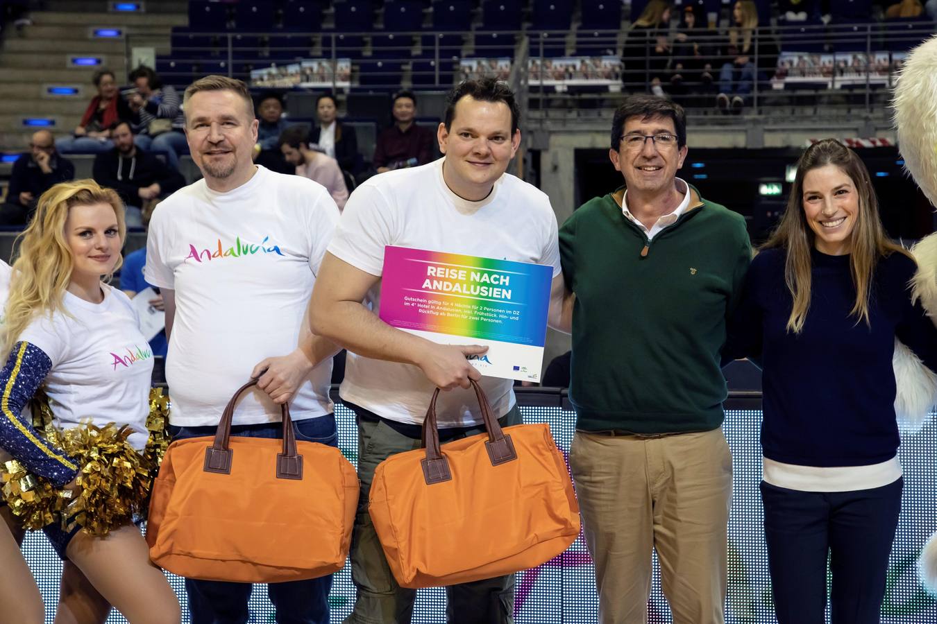 Andalucía se promocionó como destino turístico en Berlin antes del inicio de la famosa feria ITB en el partido entre el Alba Berin y el Unicaja. Los malagueños llegaron a perder por 21 puntos pero finalmente, en una locura de partido, se impuso por un punto (90-91)