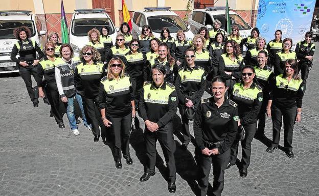 Algunas de las agentes que forman parte de la plantilla de la Policía Local de Málaga durante la grabación del vídeo.