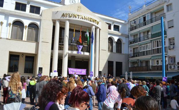 Concentración frente al ayuntamiento. 