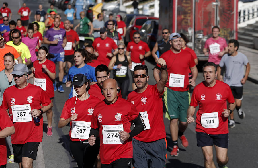 Unos 700 corredores participaron en la tradicional prueba con llegada a Gibralfaro