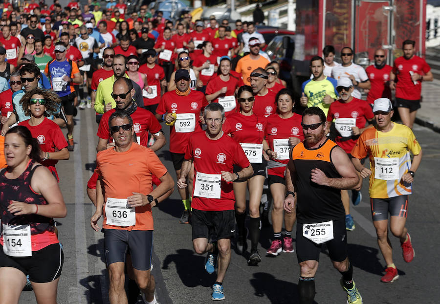 Unos 700 corredores participaron en la tradicional prueba con llegada a Gibralfaro