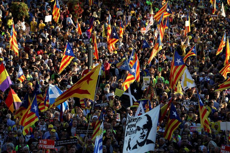 Colectivos independentistas catalanes se han concentrado este sábdo en Madrid para 