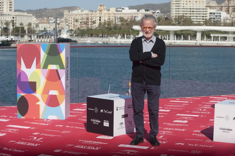 El equipo de 'Antes de la quema', con su director Fernando Colomo.