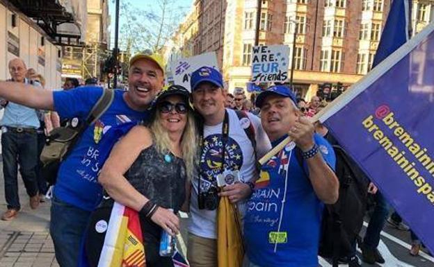 Un grupo de residentes británicos en Andalucía, en una manifestación anterior en Londres. 