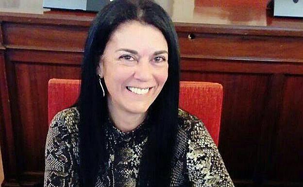 Rosa Galindo, portavoz en la Diputación, gana las primarias de Málaga Ahora