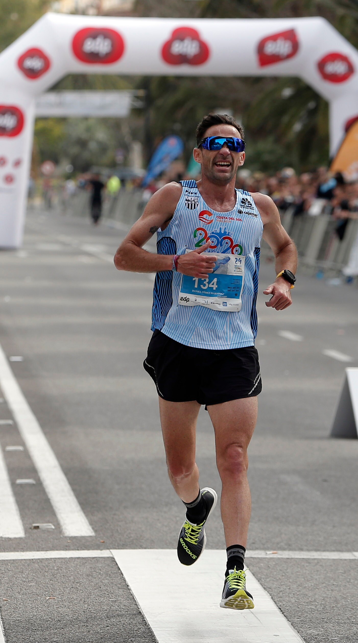 Mucho ambiente y color han llenado hoy las calles del centro de Málaga en la Media Maratón Teatro Soho Caixabank Ciudad de Málaga 2019